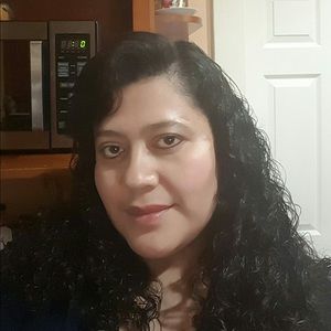 Meet your Posher, Francisca